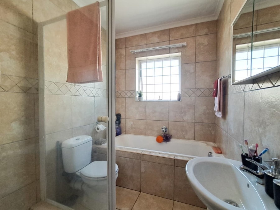 2 Bedroom Property for Sale in Burgundy Estate Western Cape